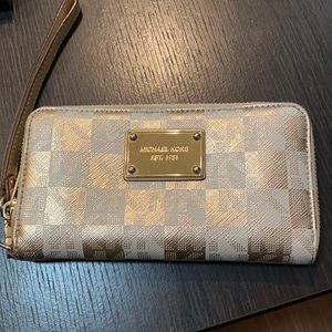 Michael Kors Wristlet/Wallet